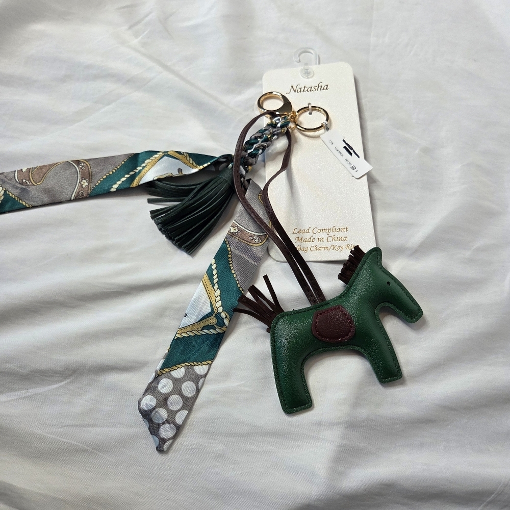 Natasha Green Horse Key Ring Charm Keychain - Picture 5 of 8